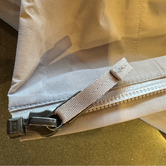 Arc'teryx Women's Zeta Superlight (SL) GORE-TEX jacket - Picture 7 of 13